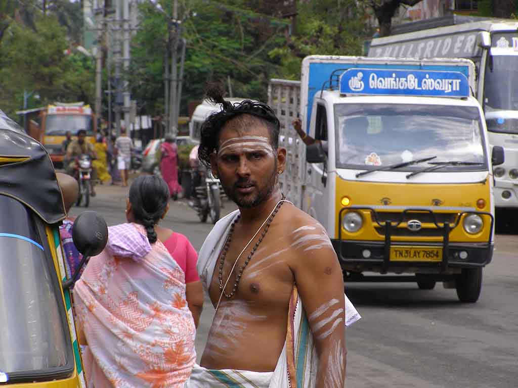 839 - Santone in strada - India