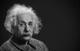 Einstein pubblica la teoria della relativitÃ 
