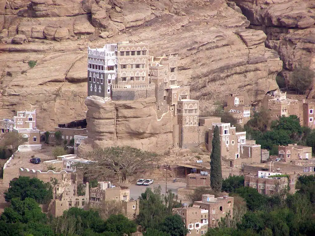 351 - Il palazzo sulla roccia di Dar al-Hajar - Yemen