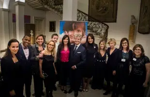 Beneficenza, serata in Ambasciata <br> con Paola Turci e Peter Capaldi