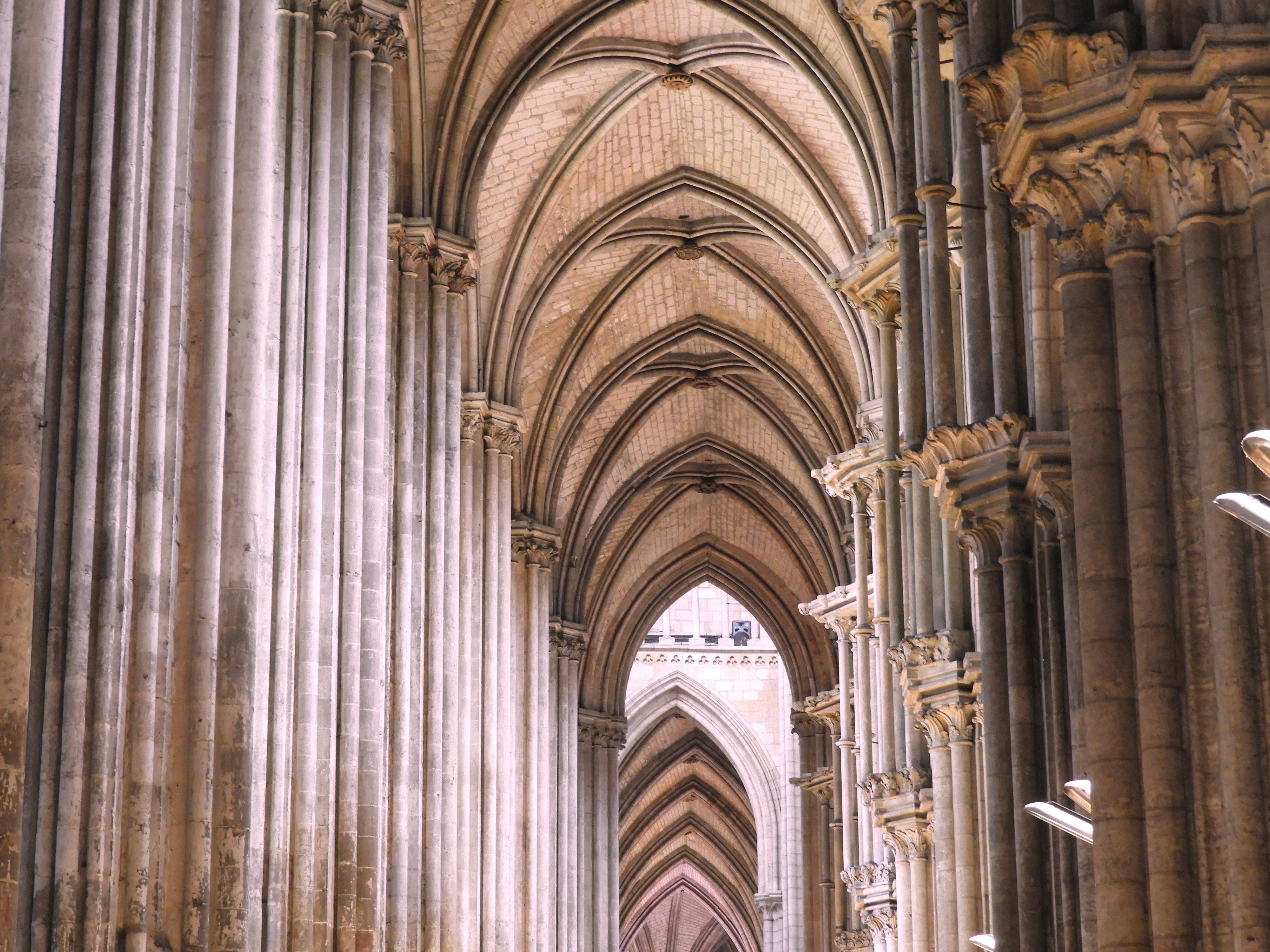 1183 - 001 -  Interno della Cattedrale di Rouen - Francia