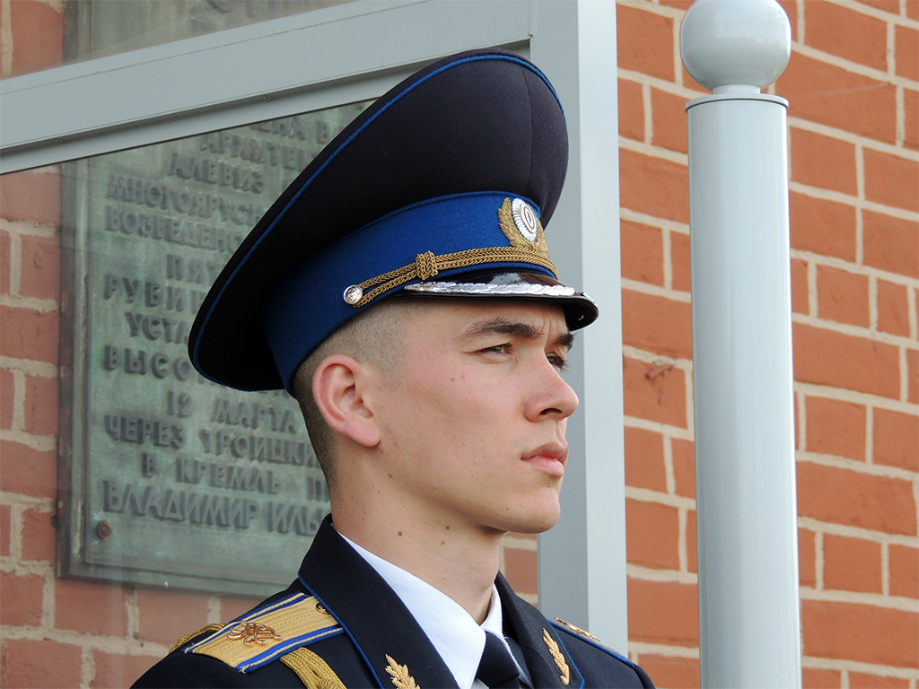 907 - Militare alla porta di ingresso del Cremlino a Mosca - Russia