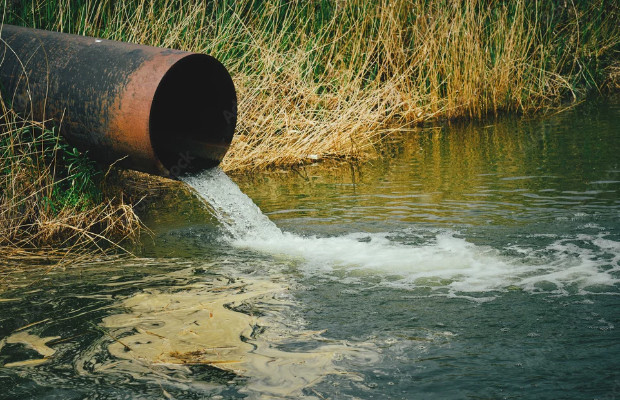 DAI PFAS ALLO SMOG, <BR>  ECCO I KILLER INVISIBILI