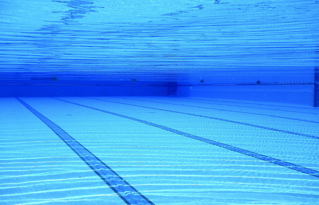 E’ MORTA LA BAMBINA <br> INCASTRATA IN PISCINA