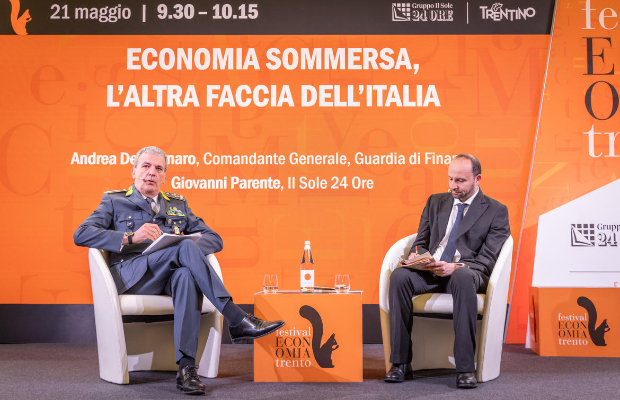 ECONOMIA SOMMERSA <BR> E SFIDE DEL DIGITALE