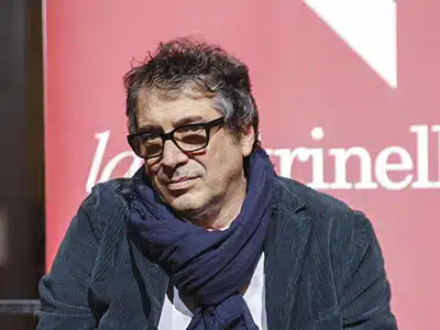 LIBRI, SANDRO VERONESI PRESENTA AD AMBURGO âIL COLIBRIââ 