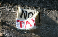 NO TAV, POLIZIOTTO: <BR> RIMASTI A PRENDERE PIETRE