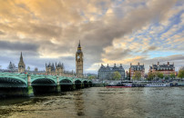 I âMUSCOLI ATOMICIâ <BR> DI LONDRA E PARIGI