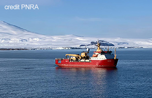 La nave rompighiaccio Laura Bassi salpa verso lâAntartide