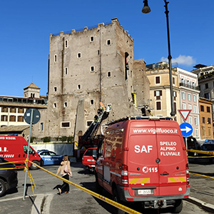 Collapse of Medieval tower in Rome: Worker dies, investigation launched