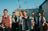 Il folk mediterraneo degli Ars Nova Napoli chiude il tour con le tappe in Germania ed negli Emirati Arabi