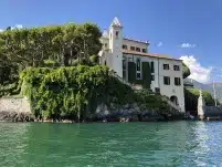 Il borgo lombardo tra il lago di Como e la Pianura Padana