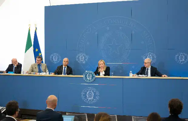 Eâ UFFICIALE, ECCO I NOMI <br> DEI NUOVI MINISTERI 