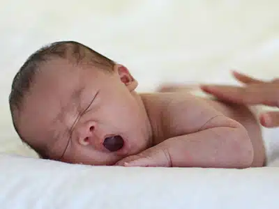 RICERCA, LO SBADIGLIO CONTAGIOSO Ã GIÃ PRESENTE NEI BAMBINI SIN DA PICCOLI 
