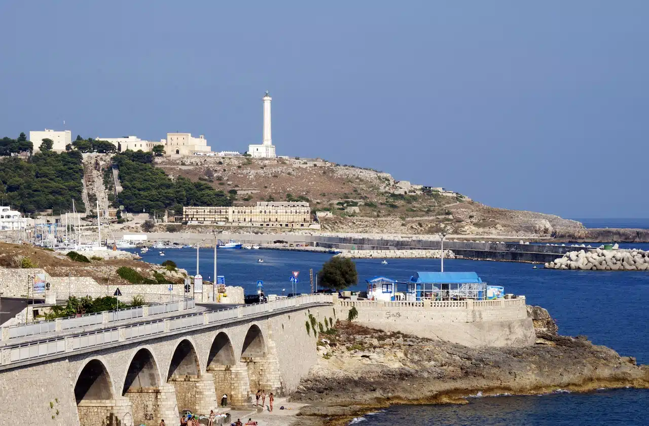  Castrignano del Capo, tra macchia mediterranea e costa pugliese