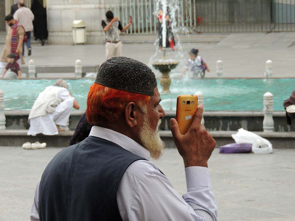 703 - Telefonata a colori nel santuario Hazrat e Masumeh di Qom - Iran