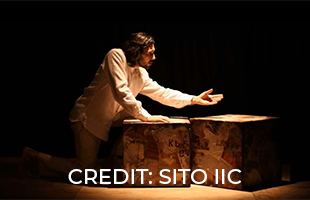 “Tradimenti - da Erodoto a Totò”: lo spettacolo di Christian Poggioni in scena in Danimarca