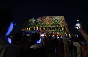 Digital art e AI, come trasformare monumenti come il Colosseo in una tela virtuale: lâopera âEcho of Timeâ