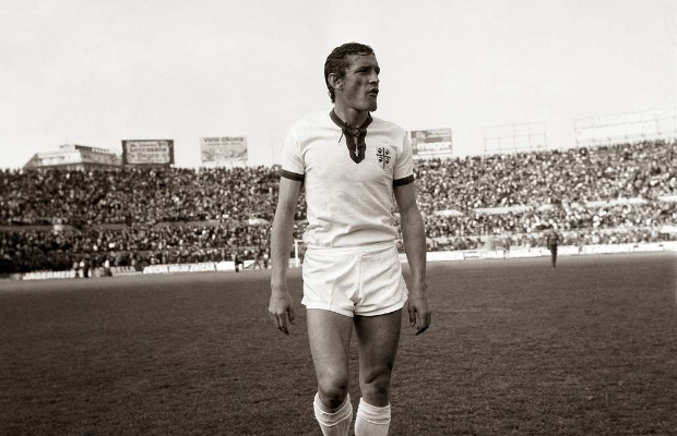 LâITALIA E LA SARDEGNA <br> PIANGONO GIGI RIVA