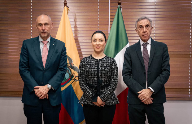 Ecuador, Ambasciatore Davoli con Presidente Parlamento, firmato l'accordo antimafie   