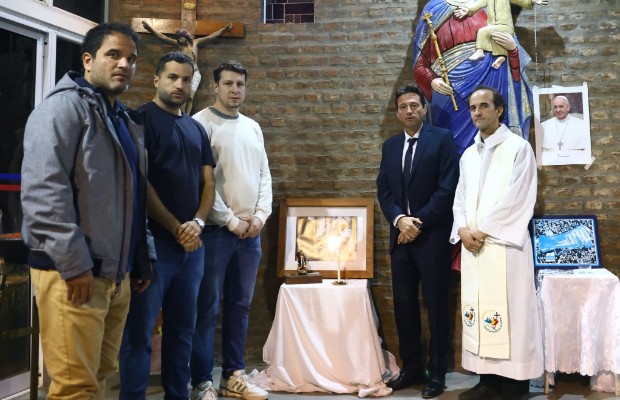 PAPA, I TIFOSI ARGENTINI <BR> RIUNITI IN PREGHIERA