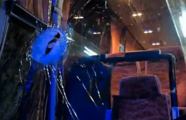 ASSALTO MORTALE <BR> AL PULLMAN DEI TIFOSI