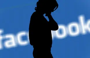 Facebook prevede i contagi <br> ma solo a pagamento!
