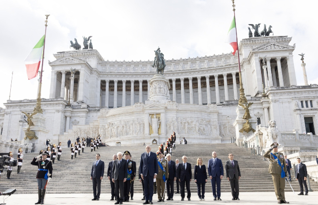 25 APRILE, MATTARELLA <br> ALLâALTARE DELLA PATRIA