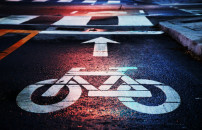 AUTO SEMPRE IN TESTA <BR> MA Eâ BOOM DI E-BIKE 