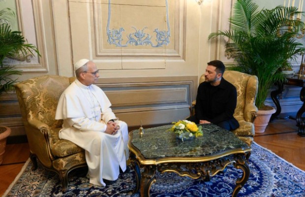 UCRAINA, IL PAPA <br> INCONTRA ZELENSKY