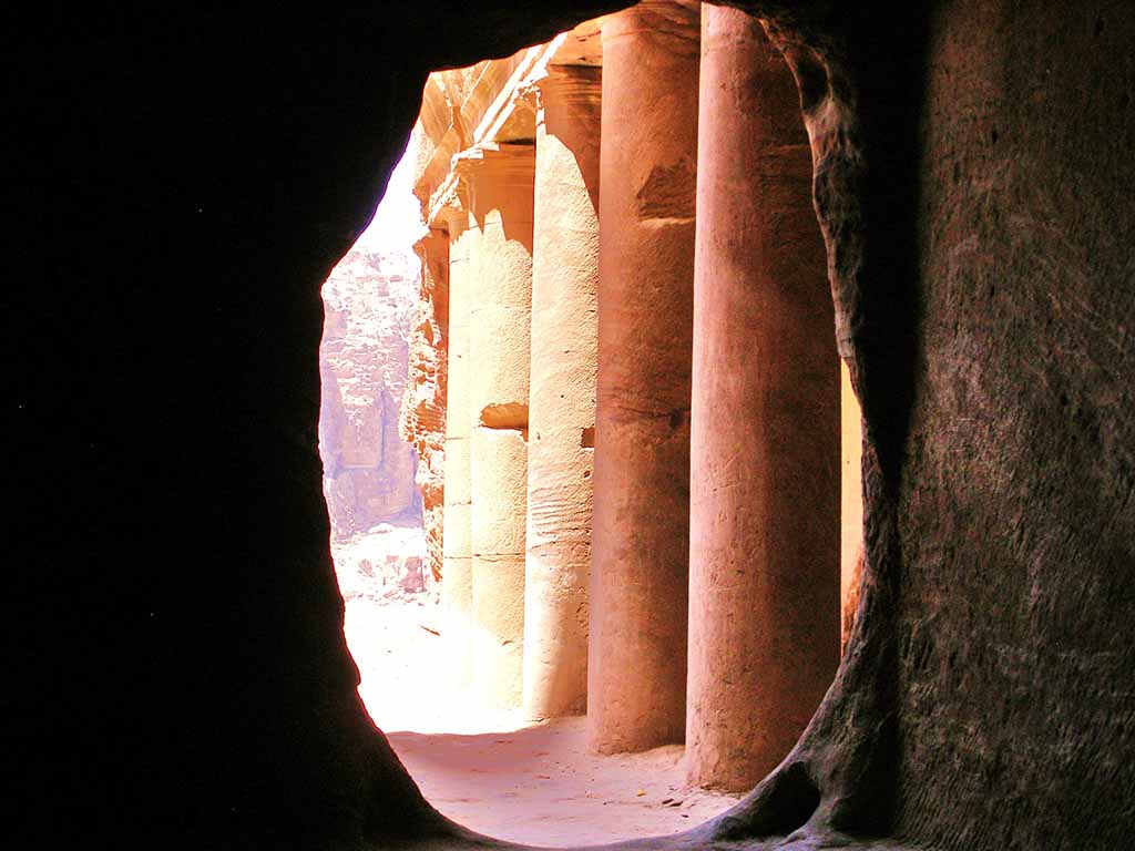 277 - Petra interno della tomba reale - Giordania