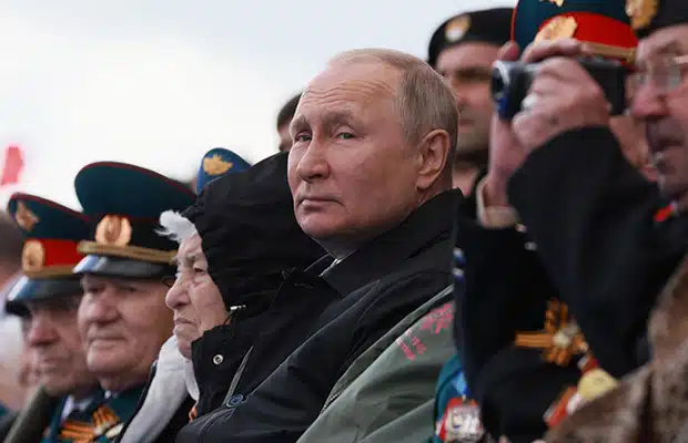 MOSCA: NEGOZIAMO <BR>007 KIEV: DUE MESI <BR>FA ATTENTATO A PUTIN