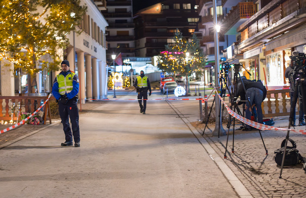 ROGO NEL MEMORIALE <br>PER LE VITTIME <br>DI CRANS-MONTANA