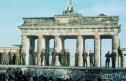 Eretto il muro di Berlino