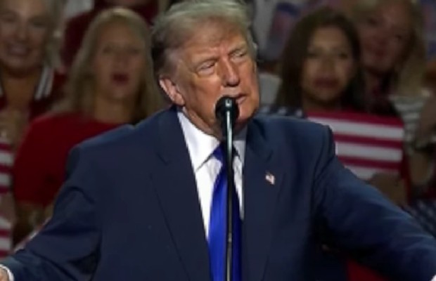 TRUMP: SE VINCIAMO <BR> 5.000 DOLLARI A TUTTI