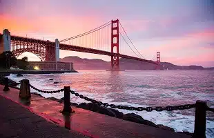 Apre il Golden Gate Bridge