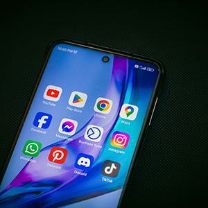 Valditara backs stricter age limits for social media, citing Australiaâs example