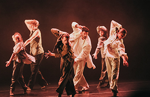 A Hong Kong serata di danza contemporanea con la compagnia Komoco