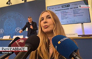 Energia, L’Abbate (M5s): guerra ci fa capire che bisogna puntare su rinnovabili