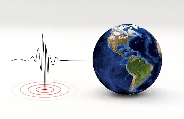 TERREMOTO AI CAMPI FLEGREI <BR> SCOSSA DI MAGNITUDO 3.9