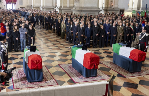 FUNERALI CARABINIERI, <BR> ''LORO NOMI NELLA ROCCIA''    