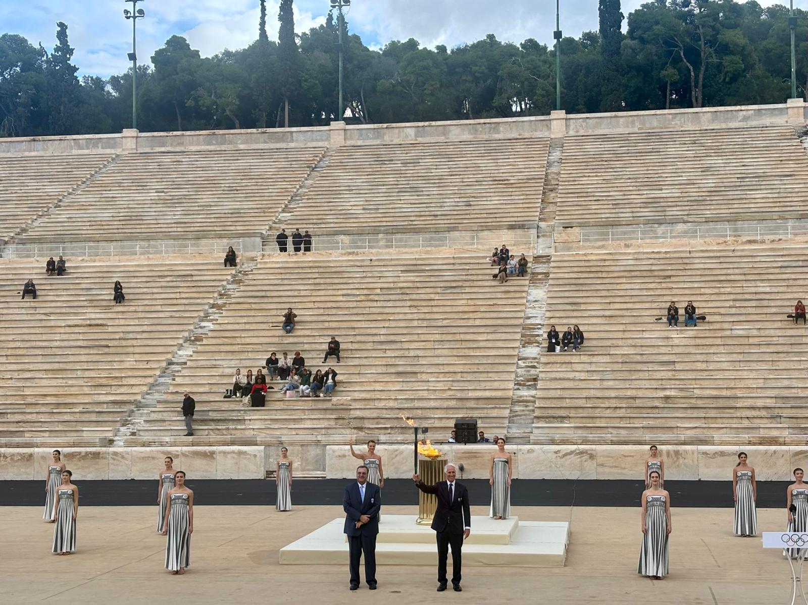 Atene: la Fiamma di Milano-Cortina parte per lâItalia