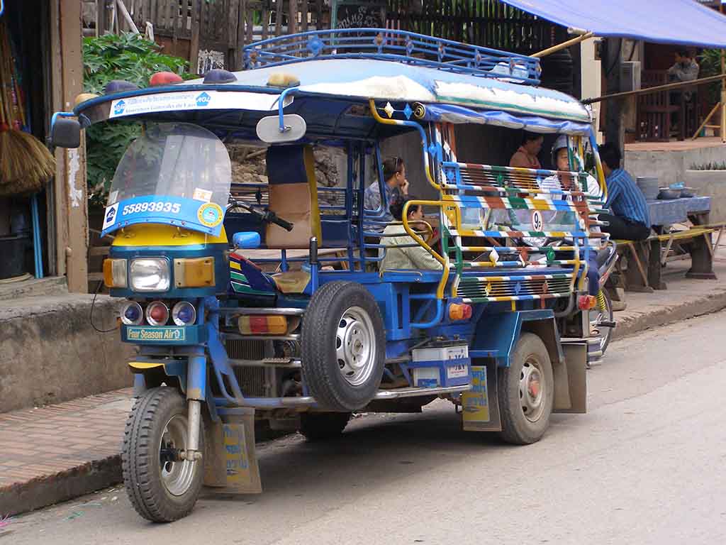 587 - Taxi collettivo locale - Laos