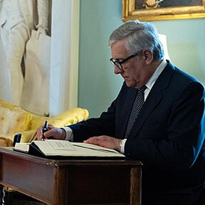 Minister Tajani praises Giro dâItalia as global ambassador