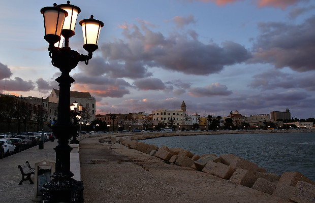 BARI LA CITTAâ COL CLIMA <BR> PIUâ BELLO DâITALIA