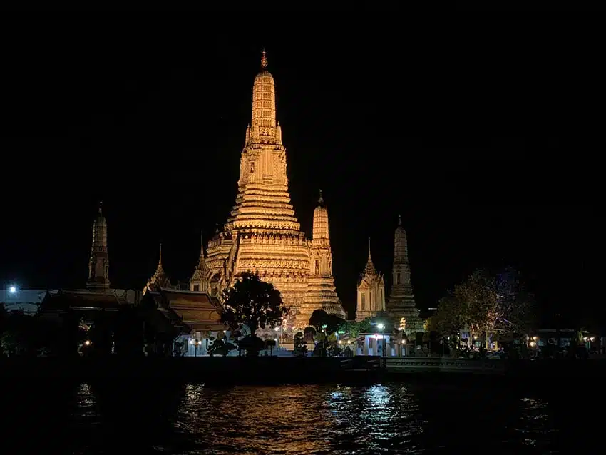 1105 - Tempio Wat Arun by night a Bangkok - Thailandia