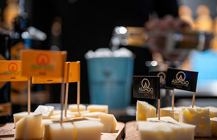 Da Berlino a Milano, lâAsiago DOP ambasciatore dellâaperitivo contemporaneo.