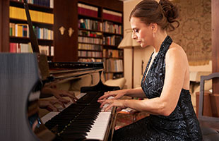 La pianista Ingrid Carbone, eccellenza italiana nel mondo