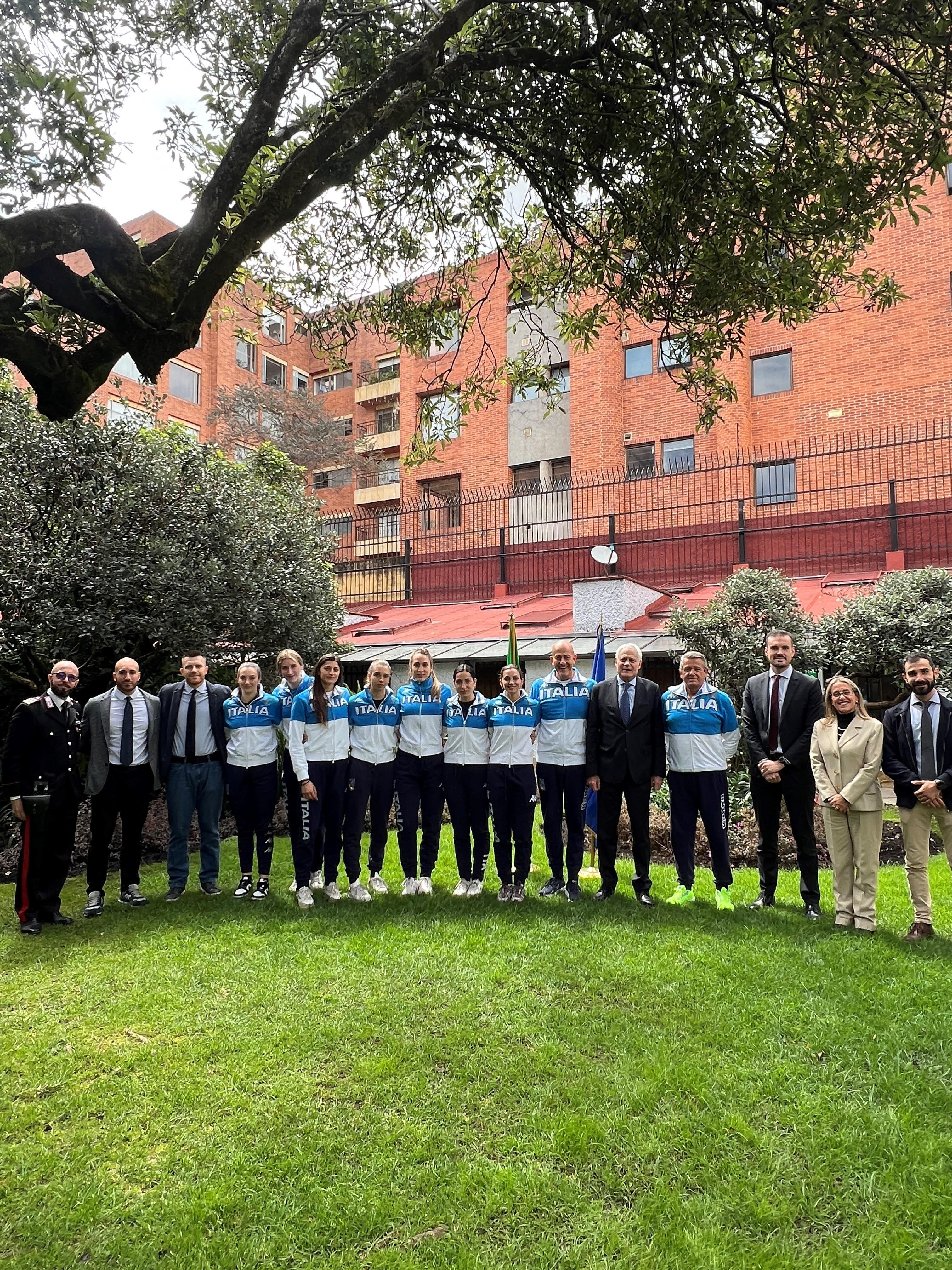 Colombia, la nazionale olimpica di spada in visita in Ambasciata dâItalia