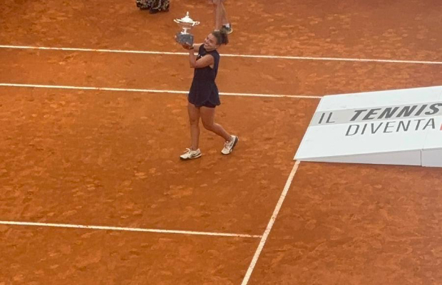 TENNIS: PAOLINI VINCE <BR> GLI INTERNAZIONALI